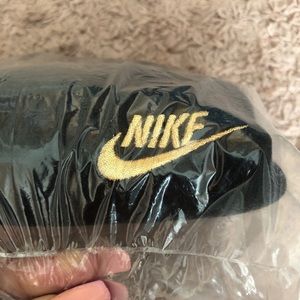 Nike pullover hoodie